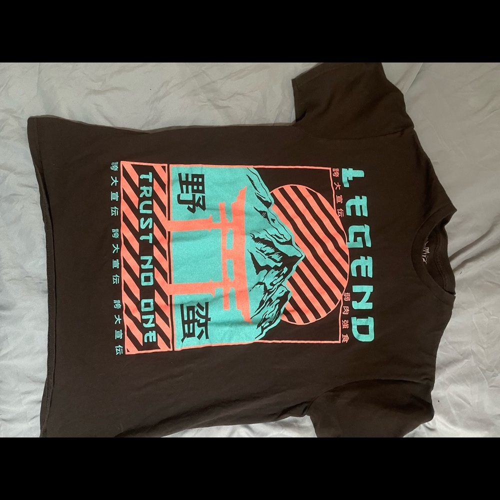 Legends “Trust No One” Tee